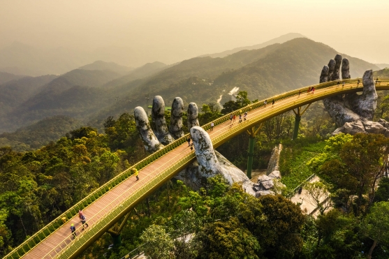 Вьетнам - &quot;Must See&quot; Золотой мост и парк развлечений Sun World Ba Na Hills